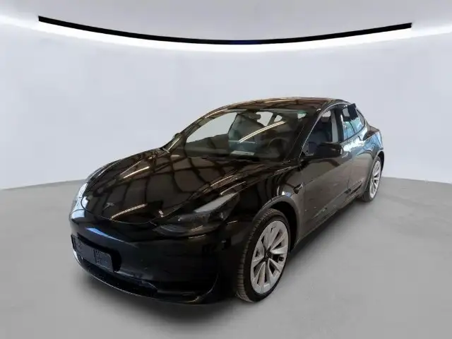 Tesla Model 3 RWD