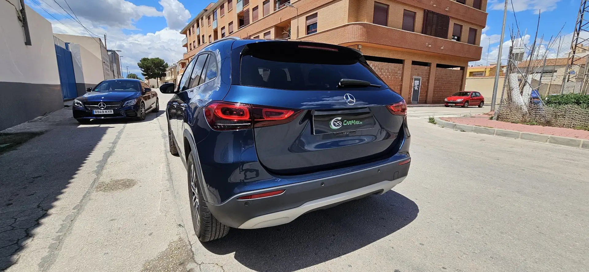 Mercedes-Benz GLA 200 D Bleu - 2