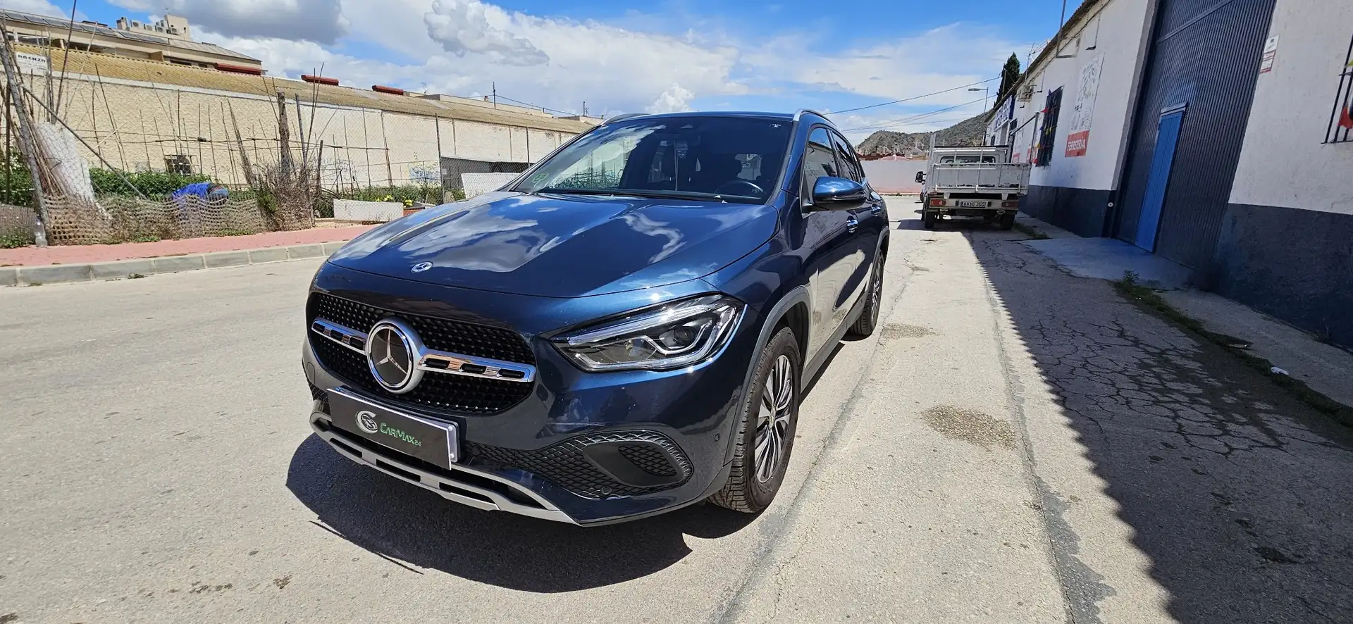 Mercedes-Benz GLA 200 D Bleu - 1