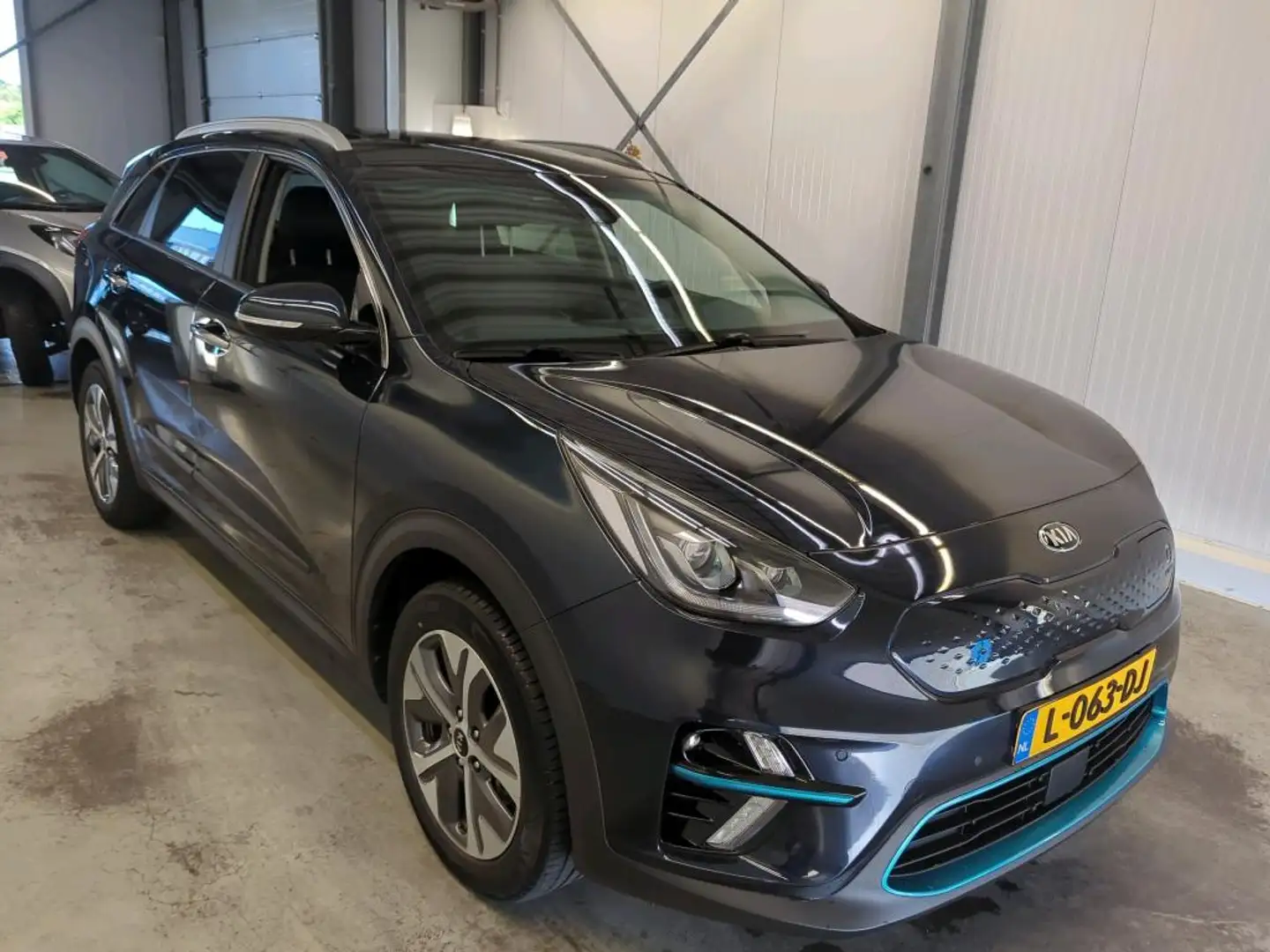 Kia e-Niro 64kWH DynamicPlusLine automaat [ SCHUIFDAK+CAMERA+ Blauw - 2