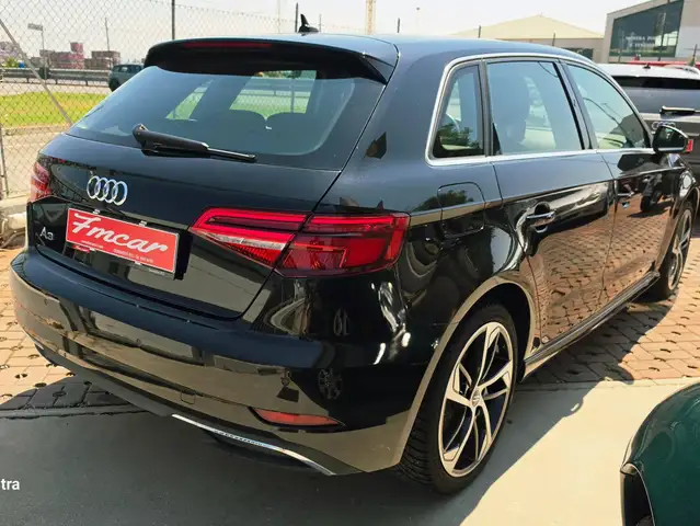 Audi E-Tron S view 3