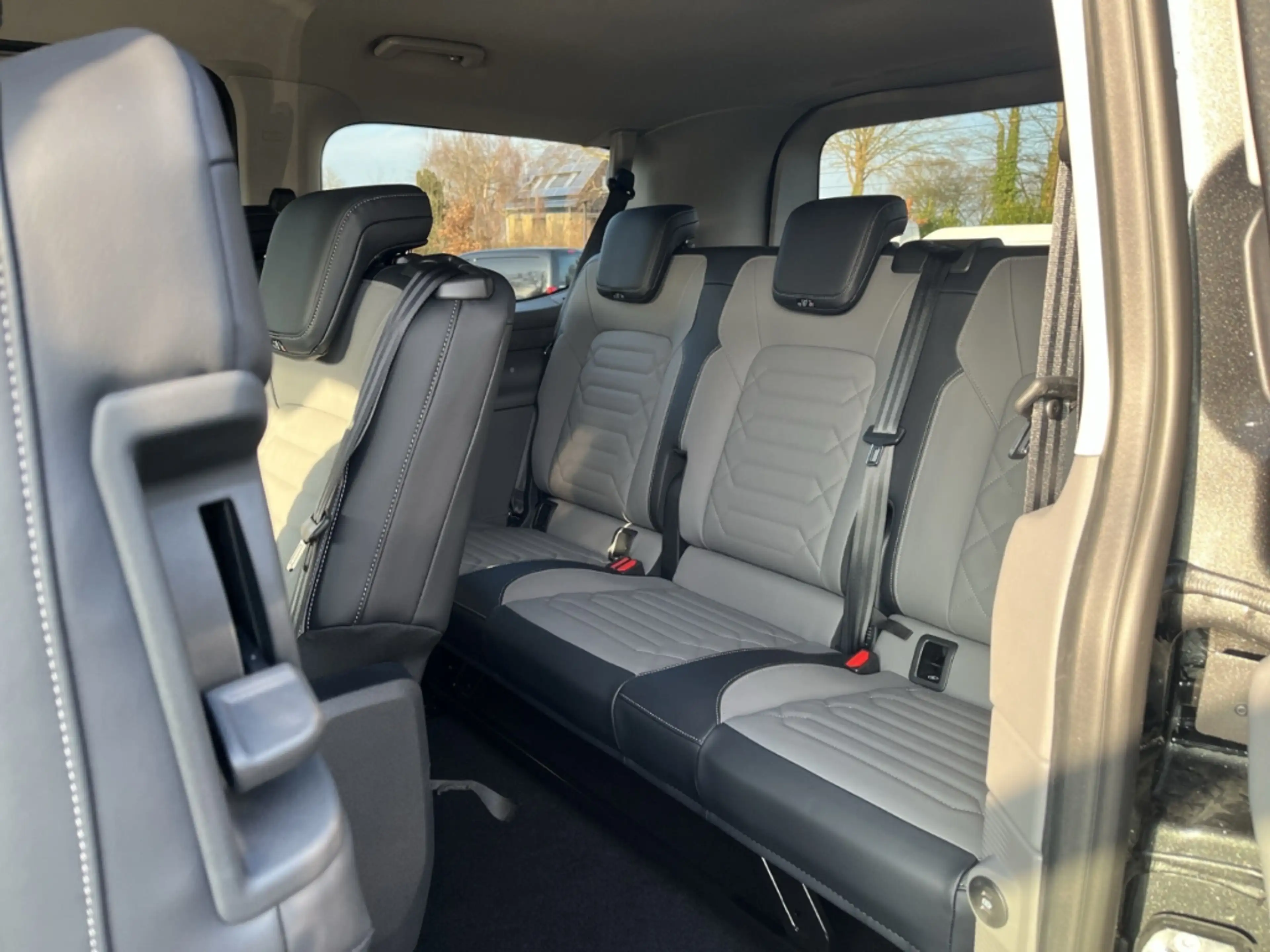 Volkswagen T7 Caravelle KR 2.0 TDI Style MATRIX ACC AHK NAV PDC RFK LM SHZ — photo 14