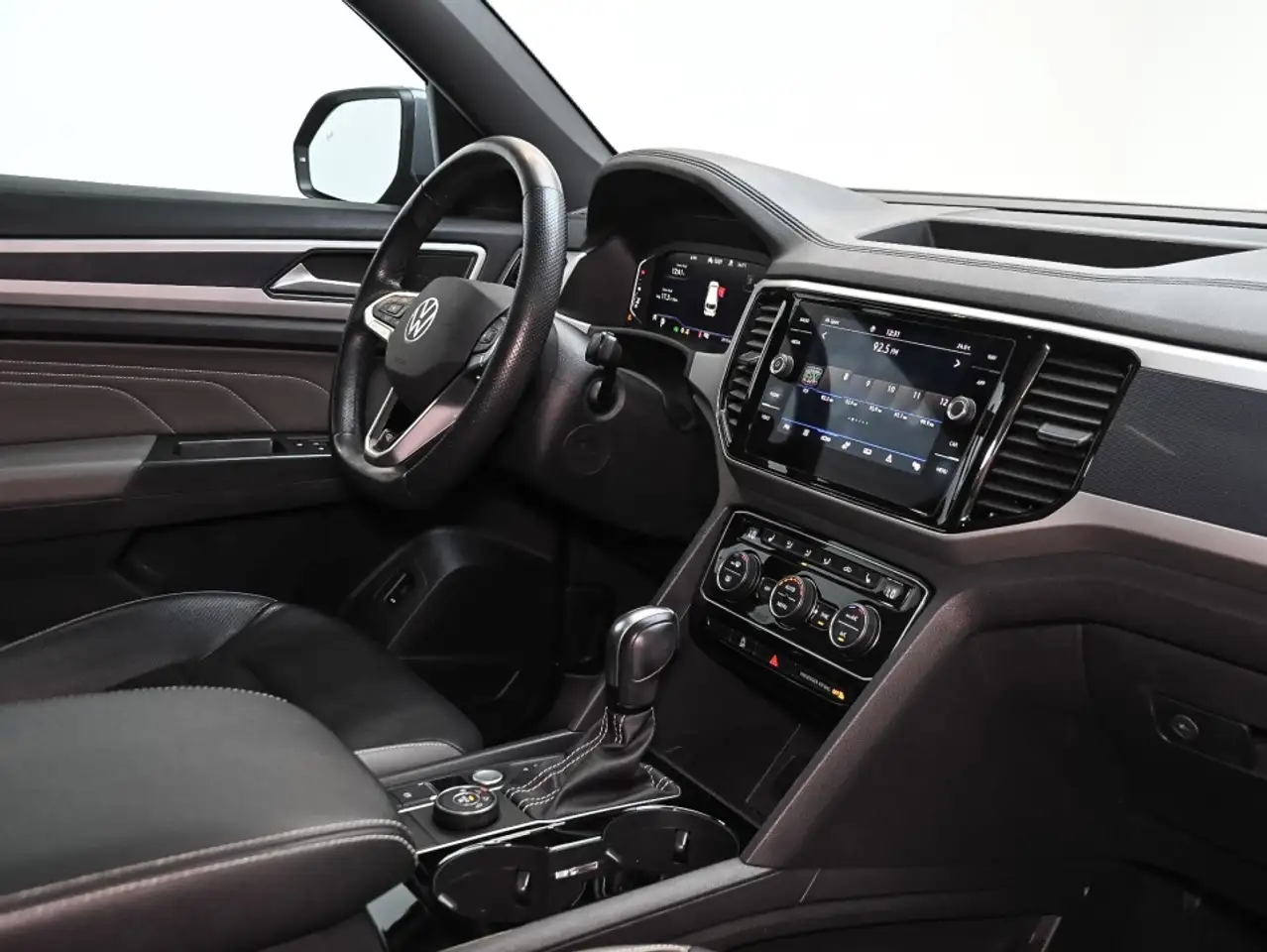 Volkswagen Atlas photo Volkswagen Atlas