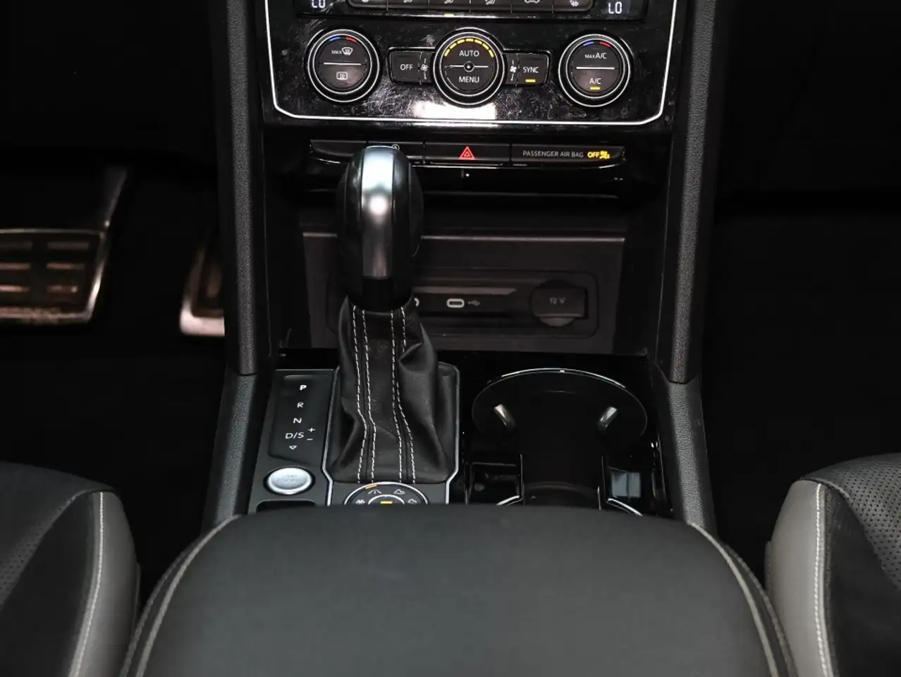Volkswagen Atlas photo Volkswagen Atlas
