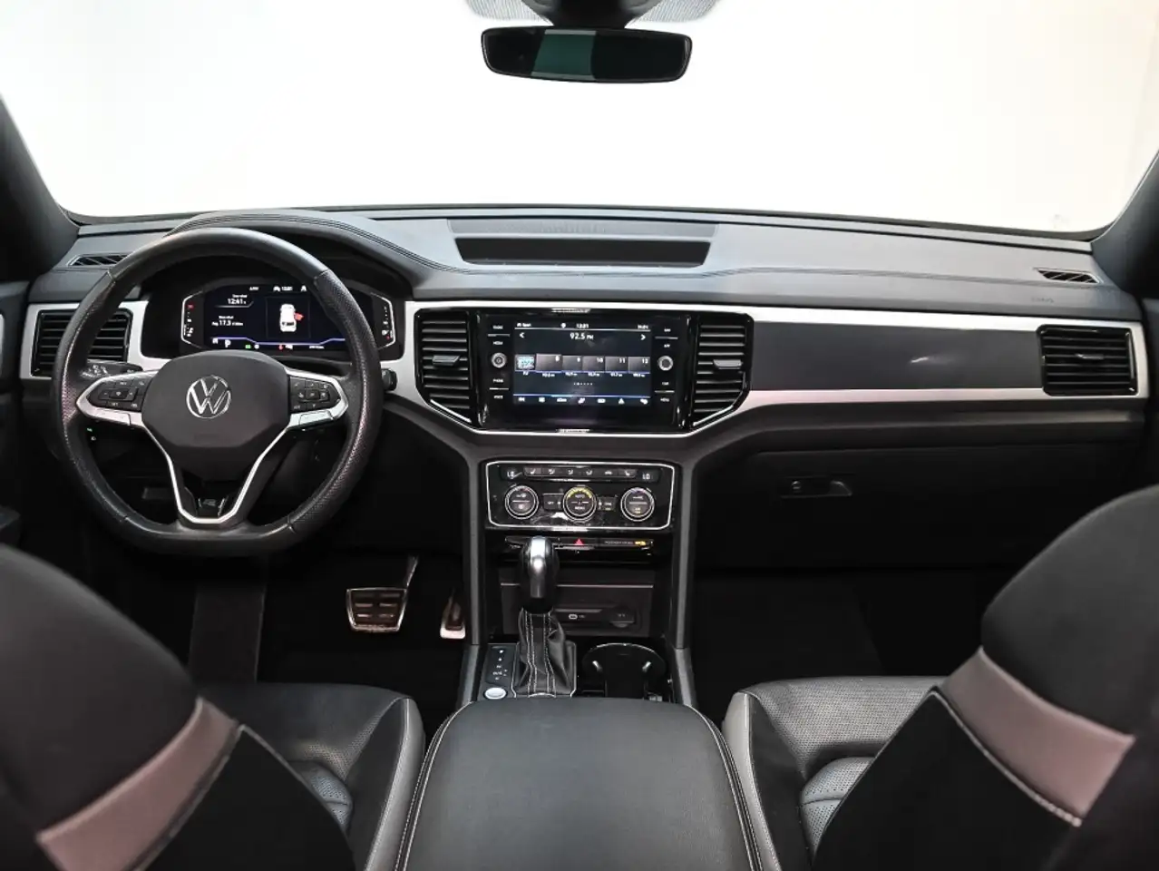 Volkswagen Atlas photo Volkswagen Atlas