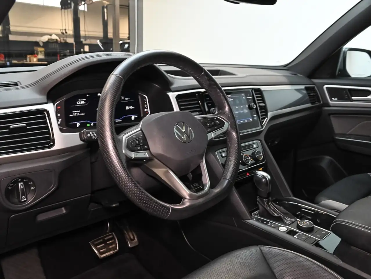 Volkswagen Atlas photo Volkswagen Atlas