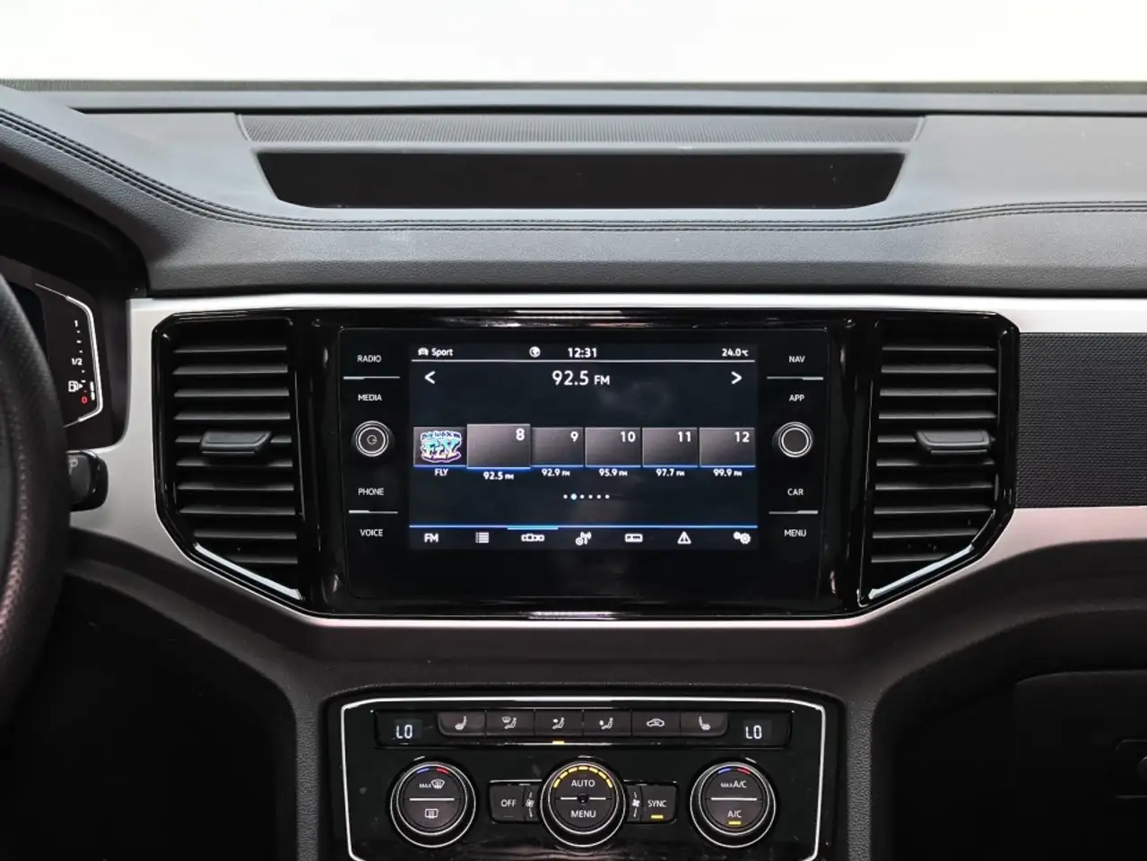Volkswagen Atlas photo Volkswagen Atlas
