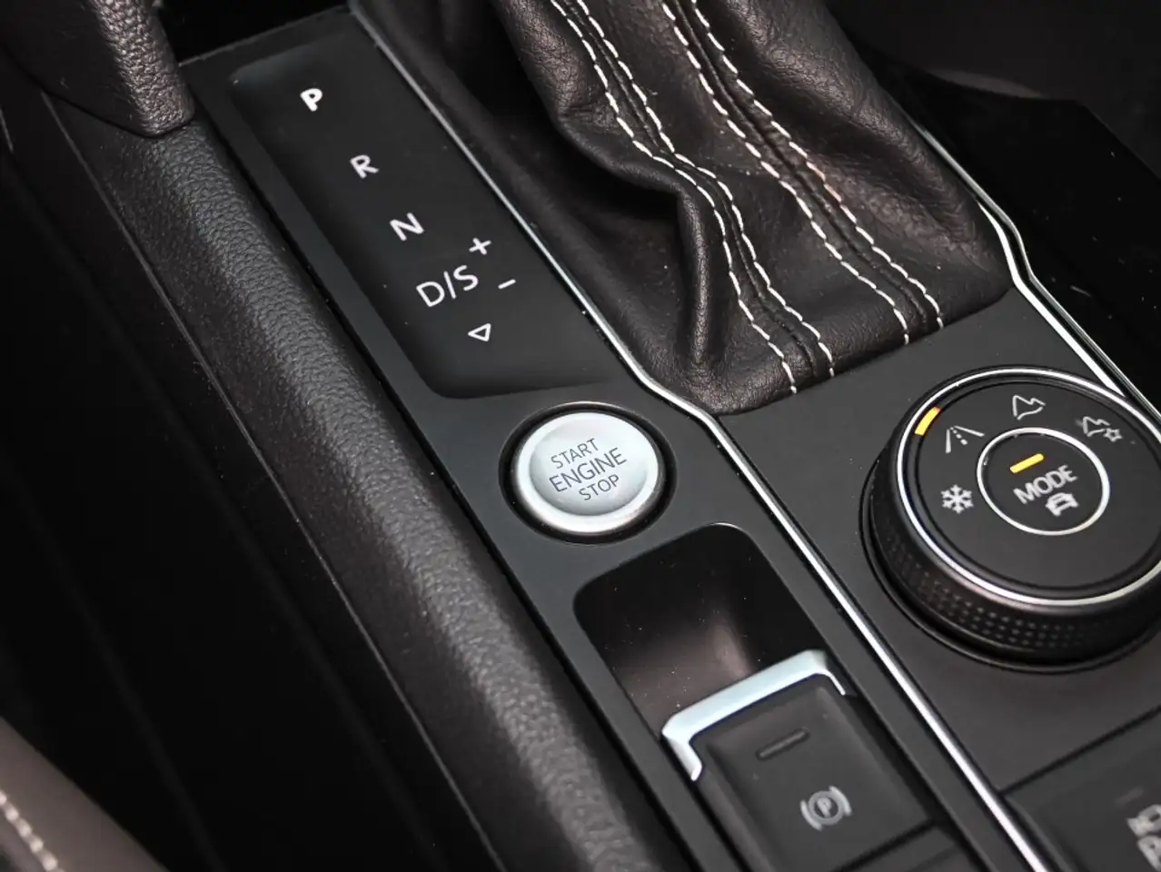 Volkswagen Atlas photo Volkswagen Atlas