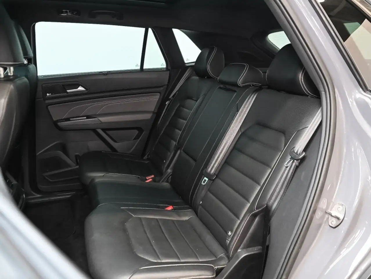 Volkswagen Atlas photo Volkswagen Atlas