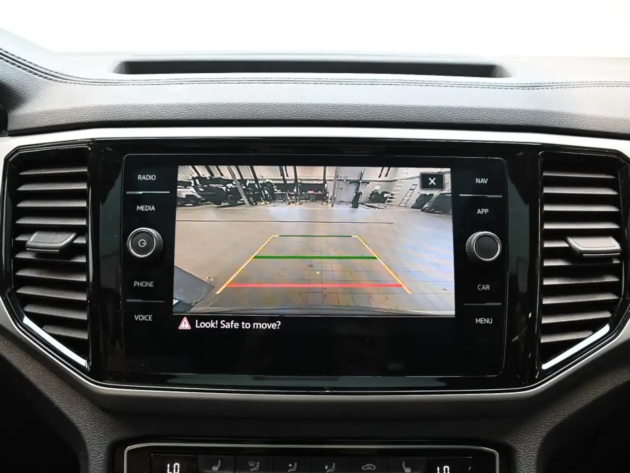 Volkswagen Atlas photo Volkswagen Atlas