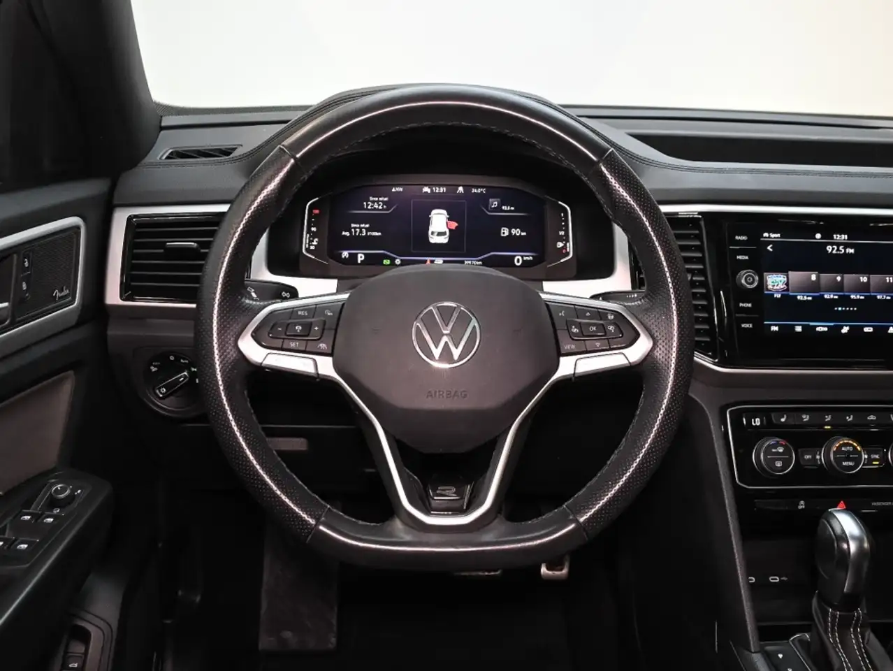 Volkswagen Atlas photo Volkswagen Atlas
