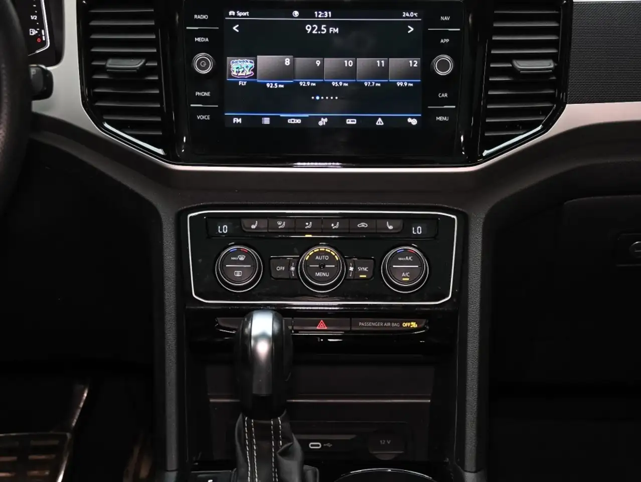 Volkswagen Atlas photo Volkswagen Atlas