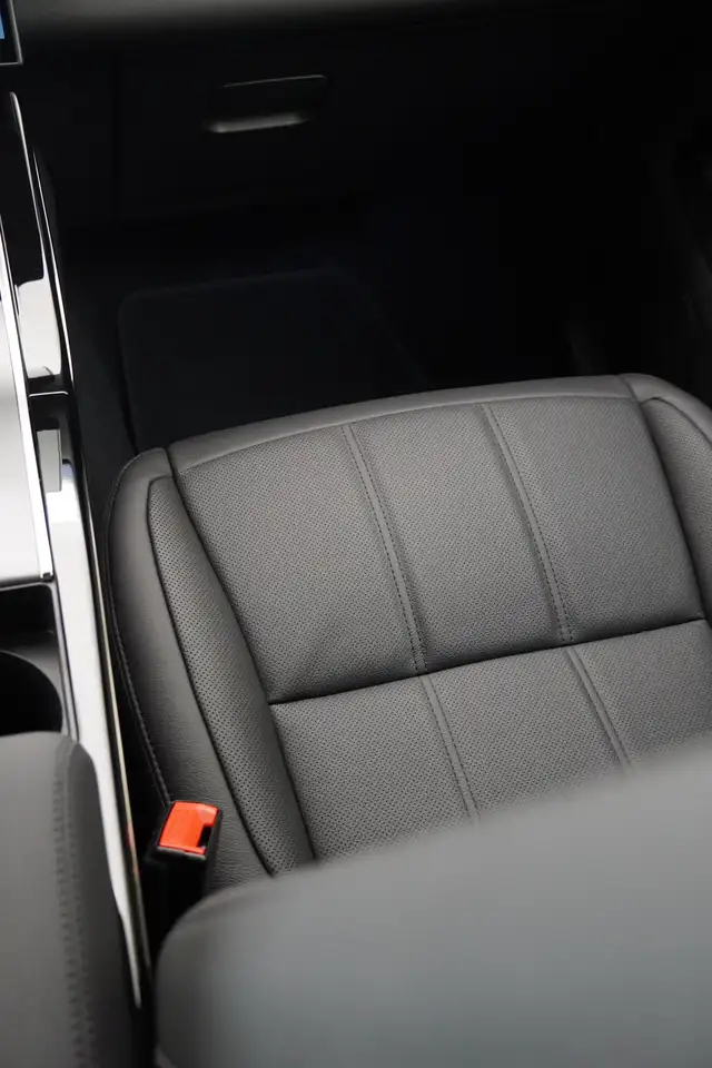 Land Rover Range Rover Evoque 2026 — фото 12