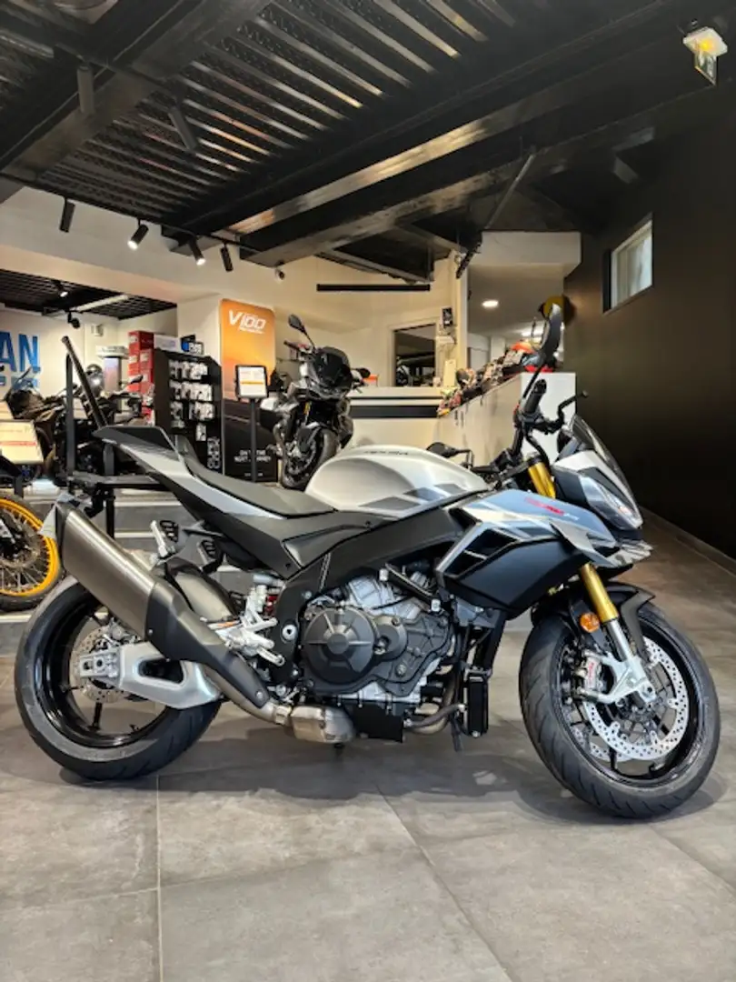 Aprilia Tuono Grau - 1