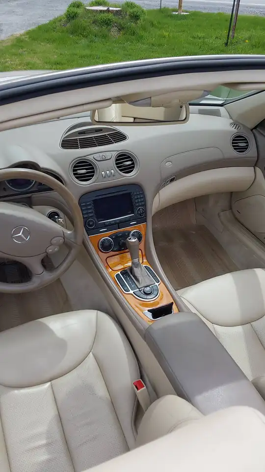 Mercedes-Benz SL снимка Mercedes-Benz SL