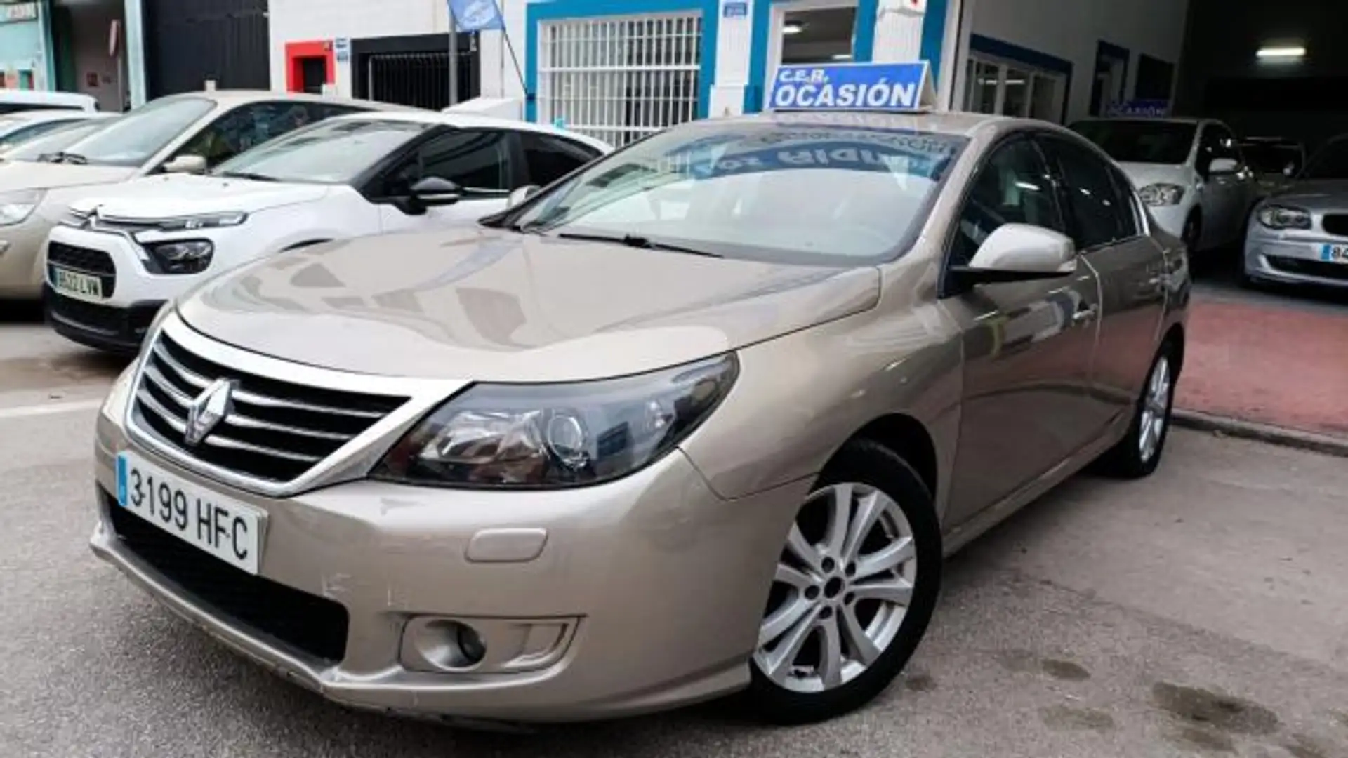 Renault Latitude 2.0dCi Expression Marrón - 1