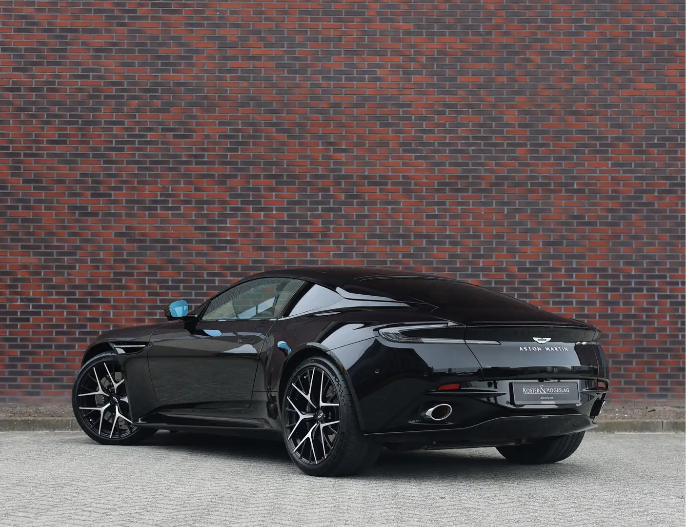 Aston Martin DB12 4.0 V8 Schwarz - 2
