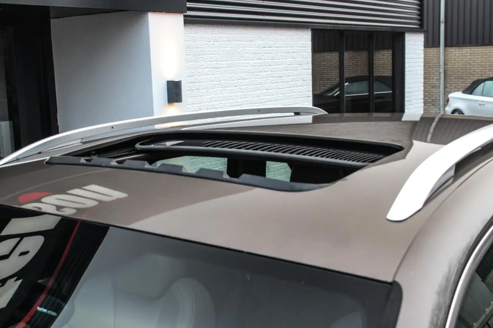 Porsche Cayenne 4.8 S PANO PANO XENON LEDER CLIMA PDC LED Bruin - 2