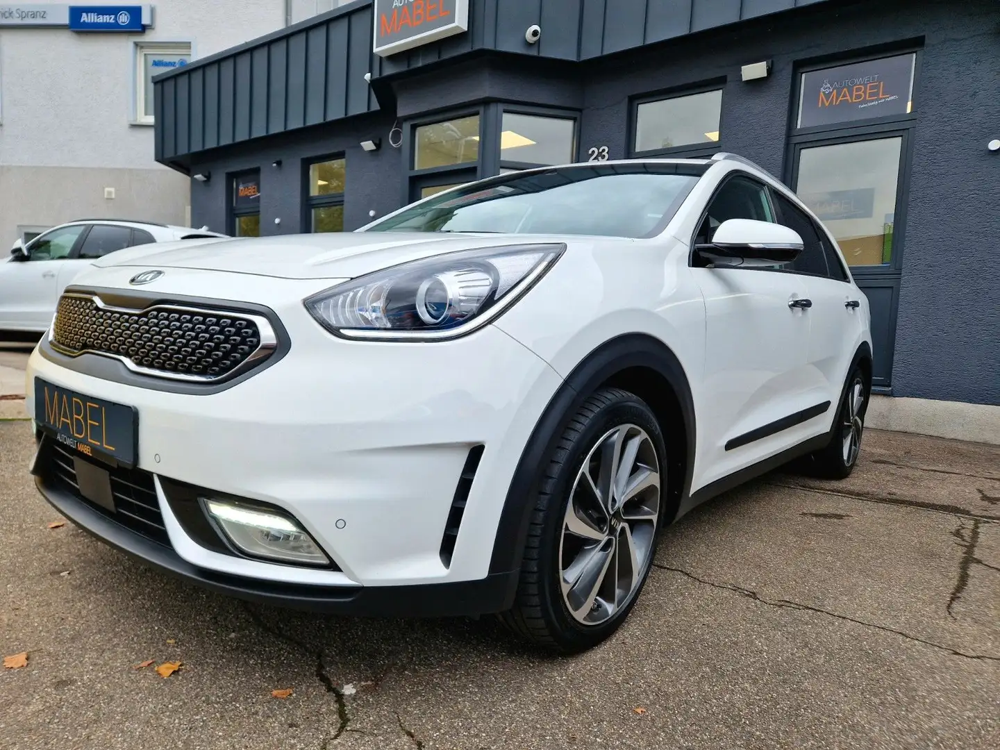 Kia Niro Spirit 1.6 Hybrid +AUTOMATIK+NAVI+KAMERA+ Weiß - 1