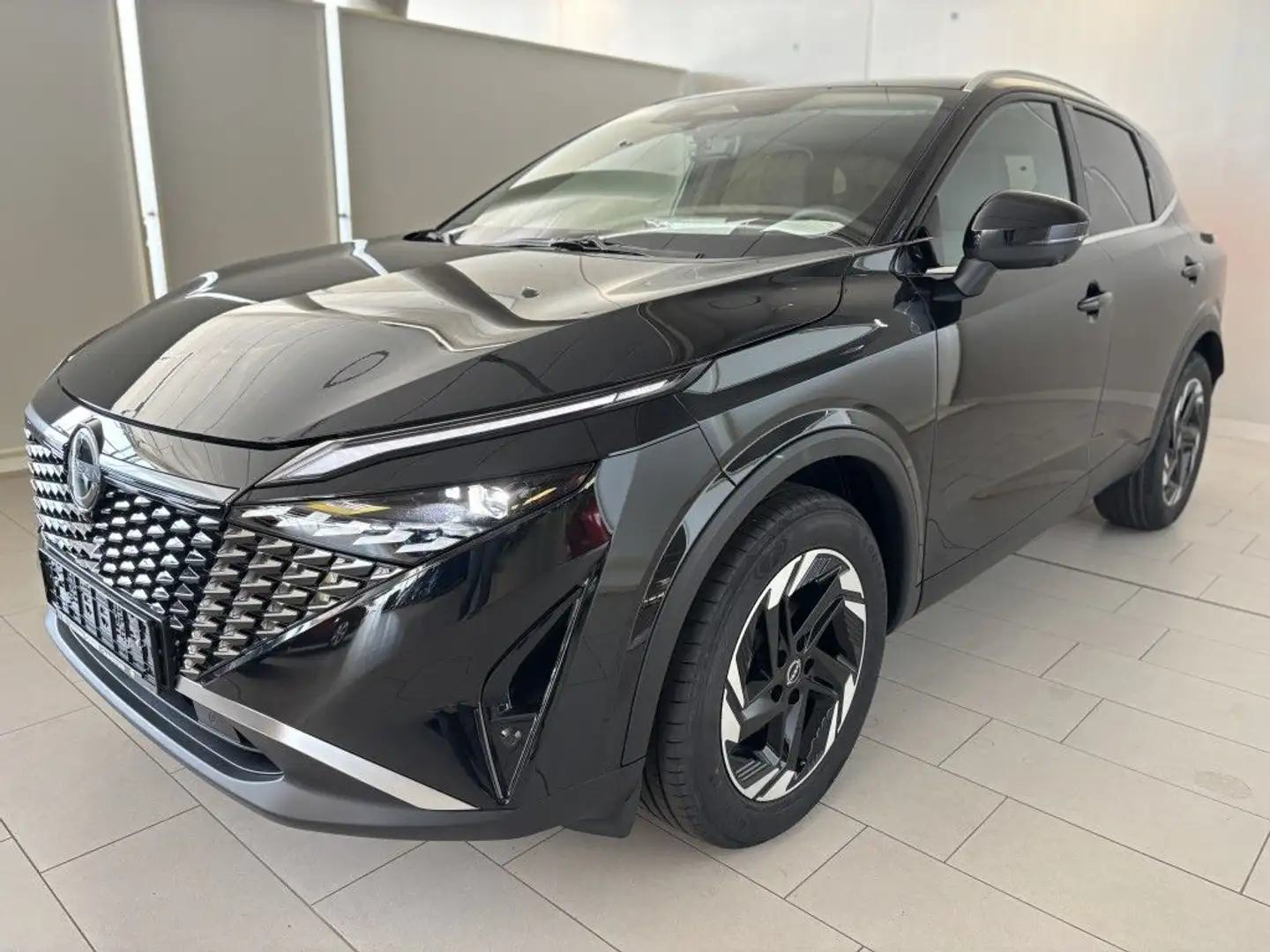 Nissan Qashqai 1.3 DIG-T 4x4 MHEV Xtronic N-Connecta (J12) Schwarz - 1