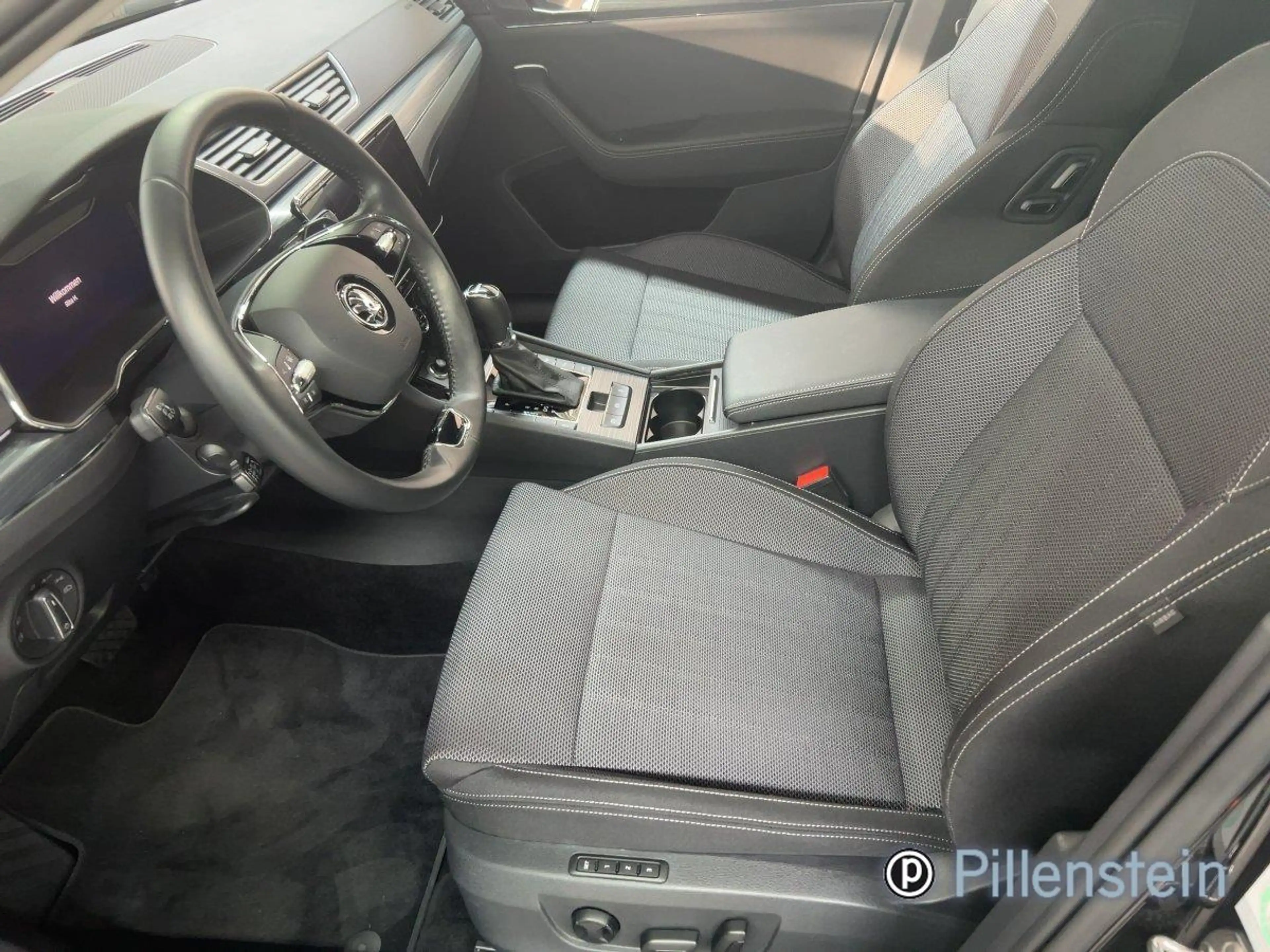 Skoda Superb LIMO TDI NAVI+KAM+BUSINESS+ACC+17" — photo 6