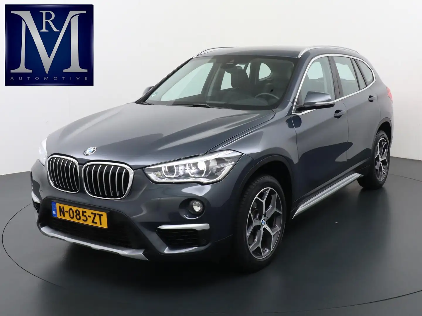 BMW X1 sDrive20i TREKHAAK | ELEK. KOFFER | LEDER | RIJKLA Gris - 1