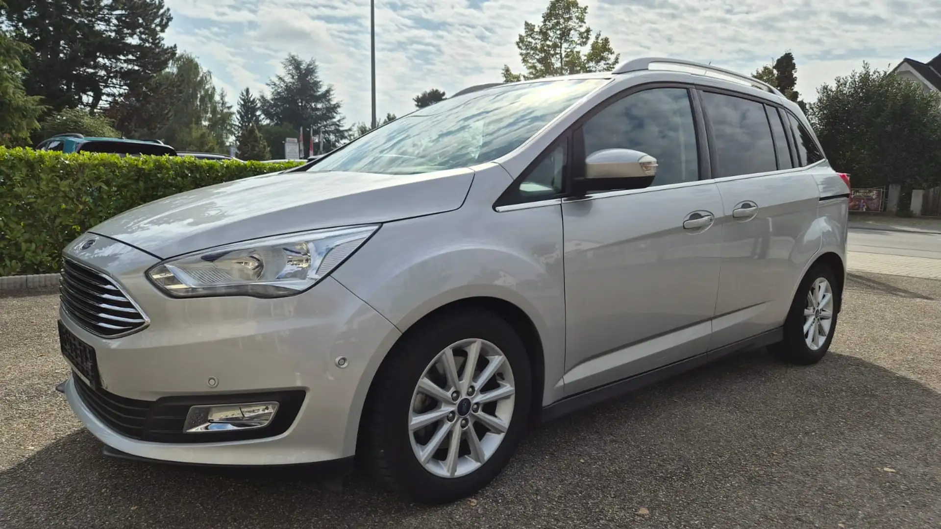 Ford Grand C-Max Titanium Silber - 1