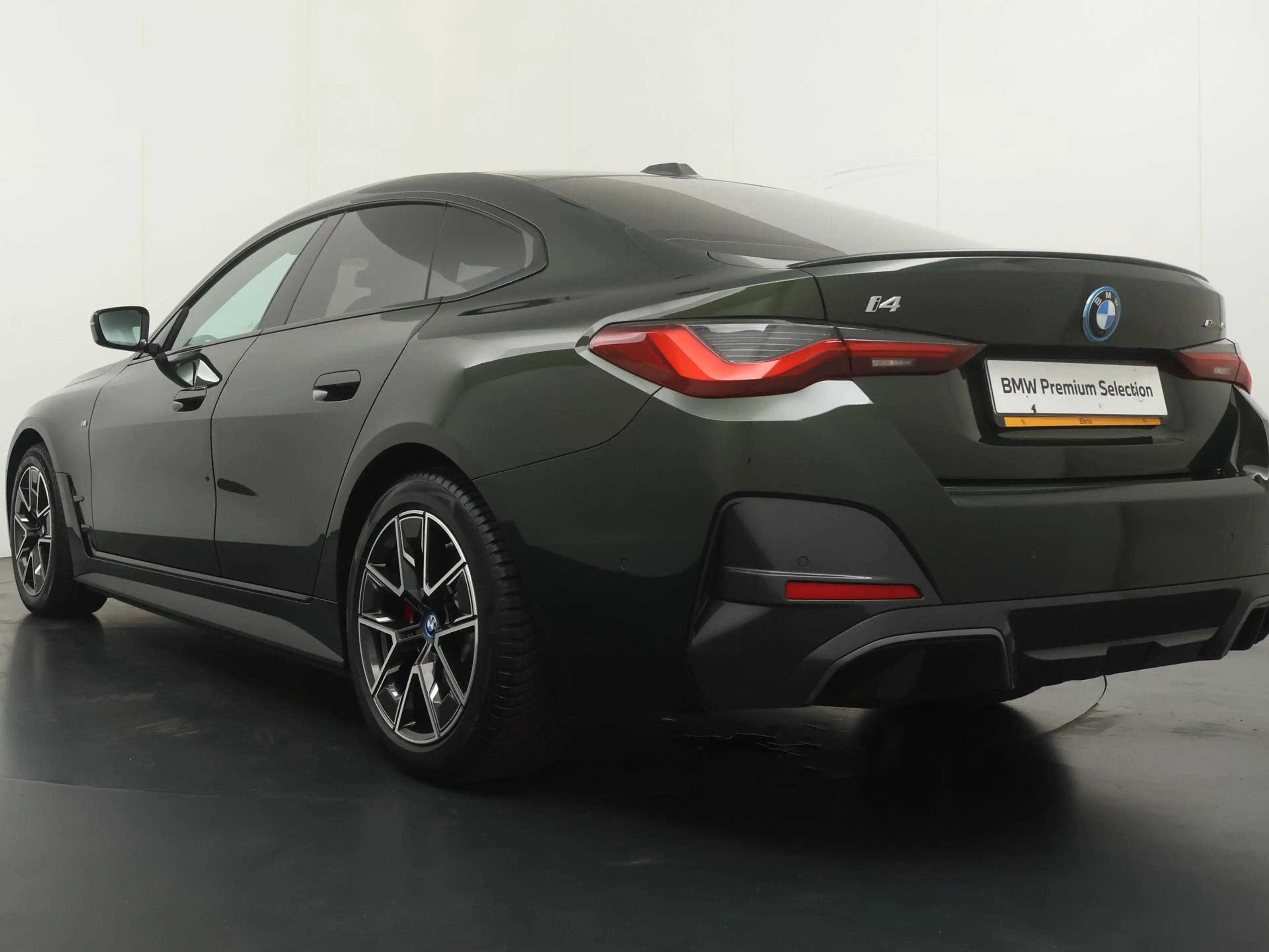 BMW i4 eDrive40 84 kWh M Sportpakket | Adaptive cruise co — photo 11