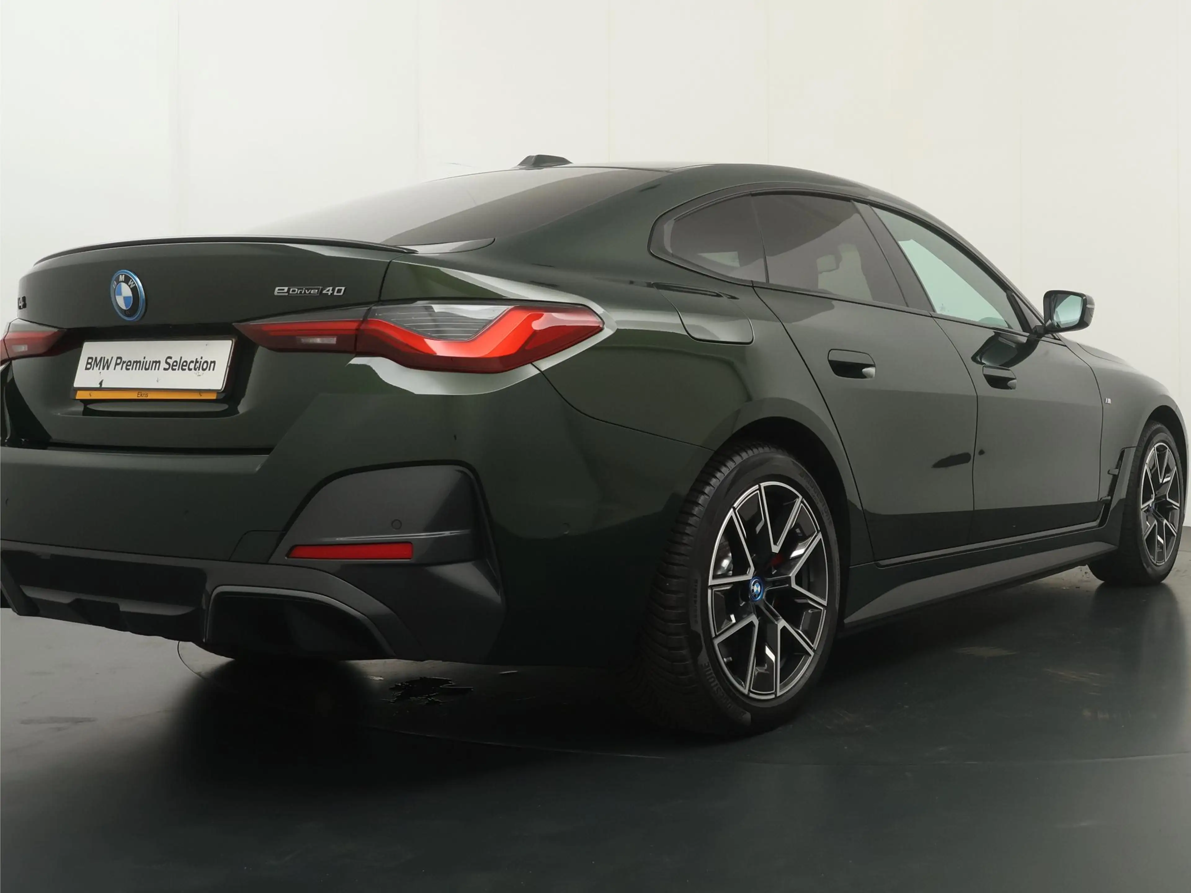 BMW i4 eDrive40 84 kWh M Sportpakket | Adaptive cruise co — photo 9