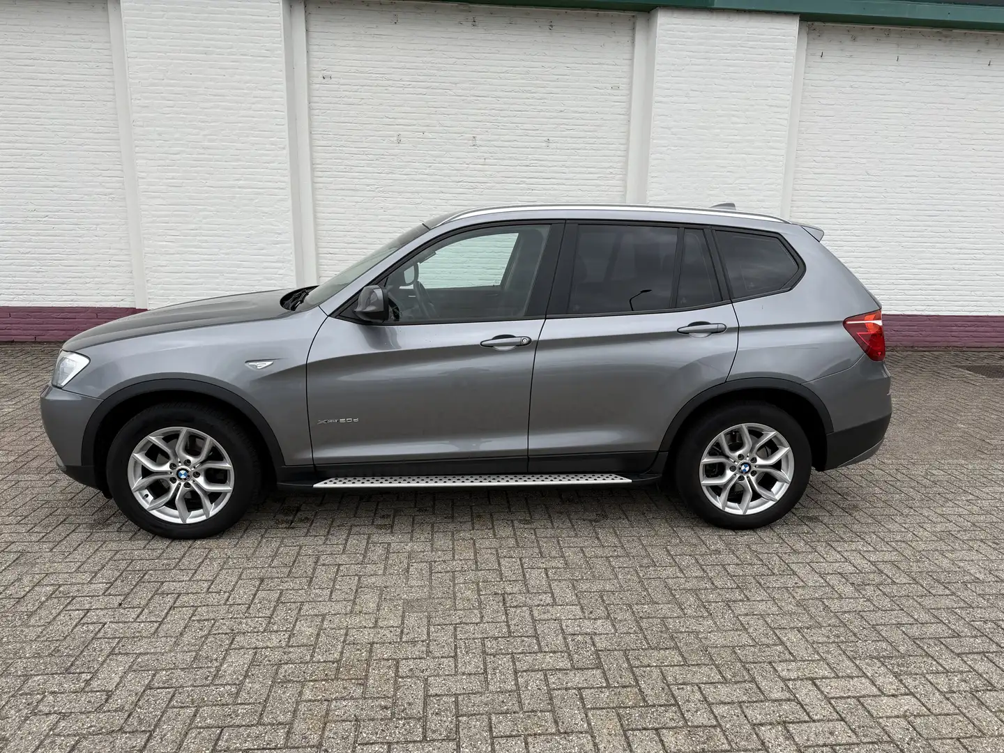 BMW xDrive20d High Exec. Сірий - 2