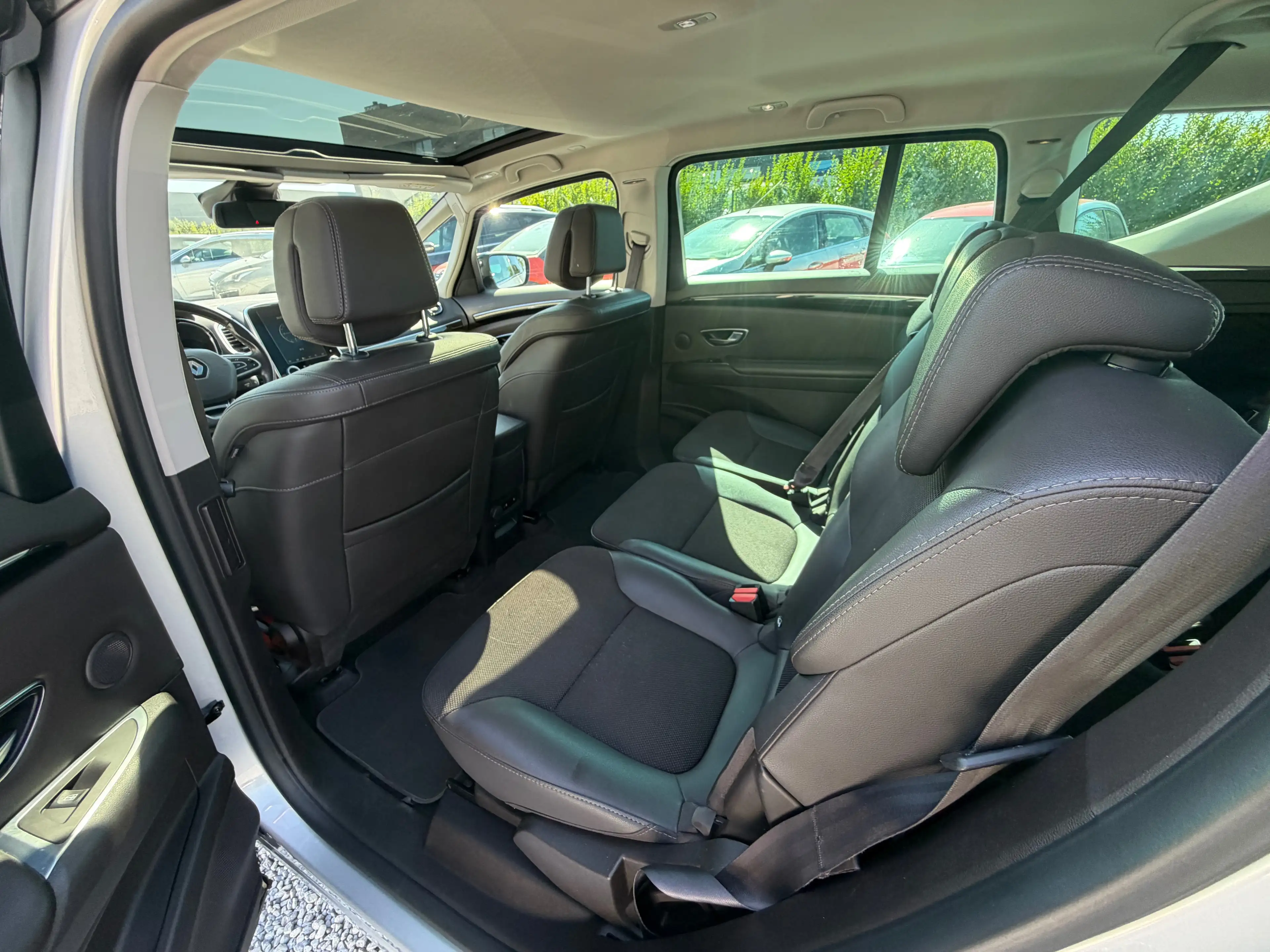 Renault Espace 1.6 dCi Automatique - 7 PLACES - Toit Pano — photo 9