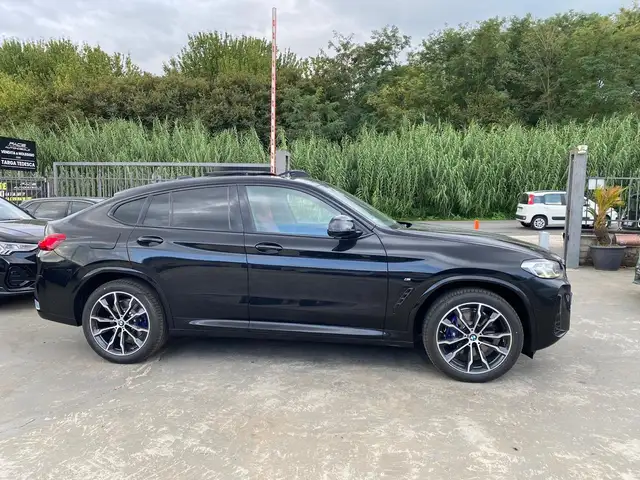 BMW X4 view 6