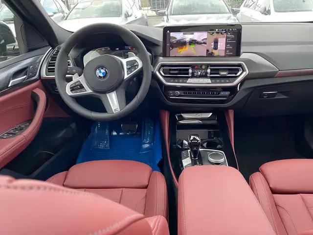 BMW X4 view 9