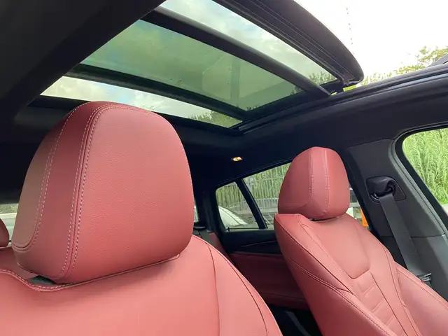BMW X4 view 11