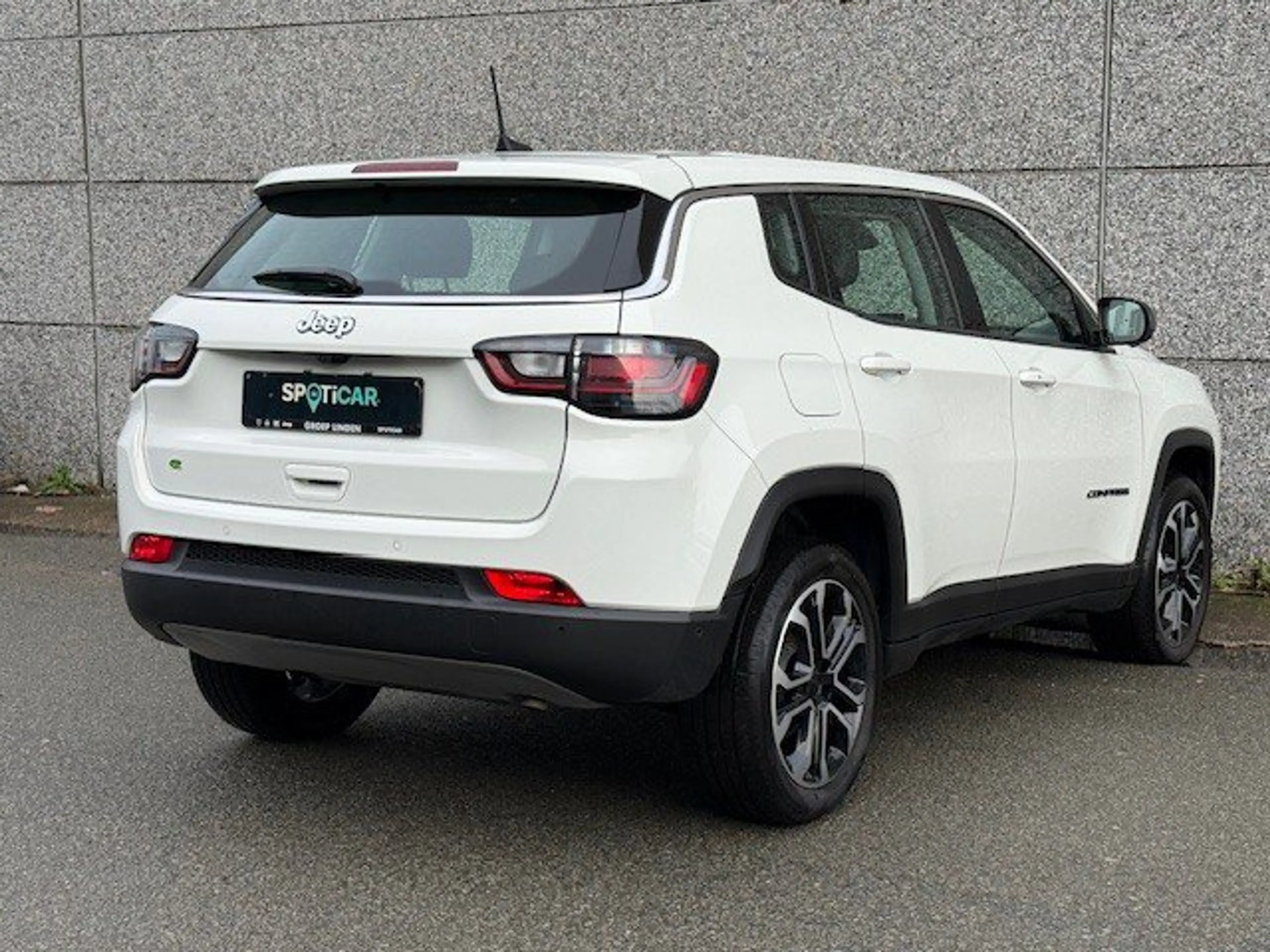 Jeep Compass *CAR PLAY*CAMERA* 1.5 Benz/Hybride 130 pk Summit — photo 6