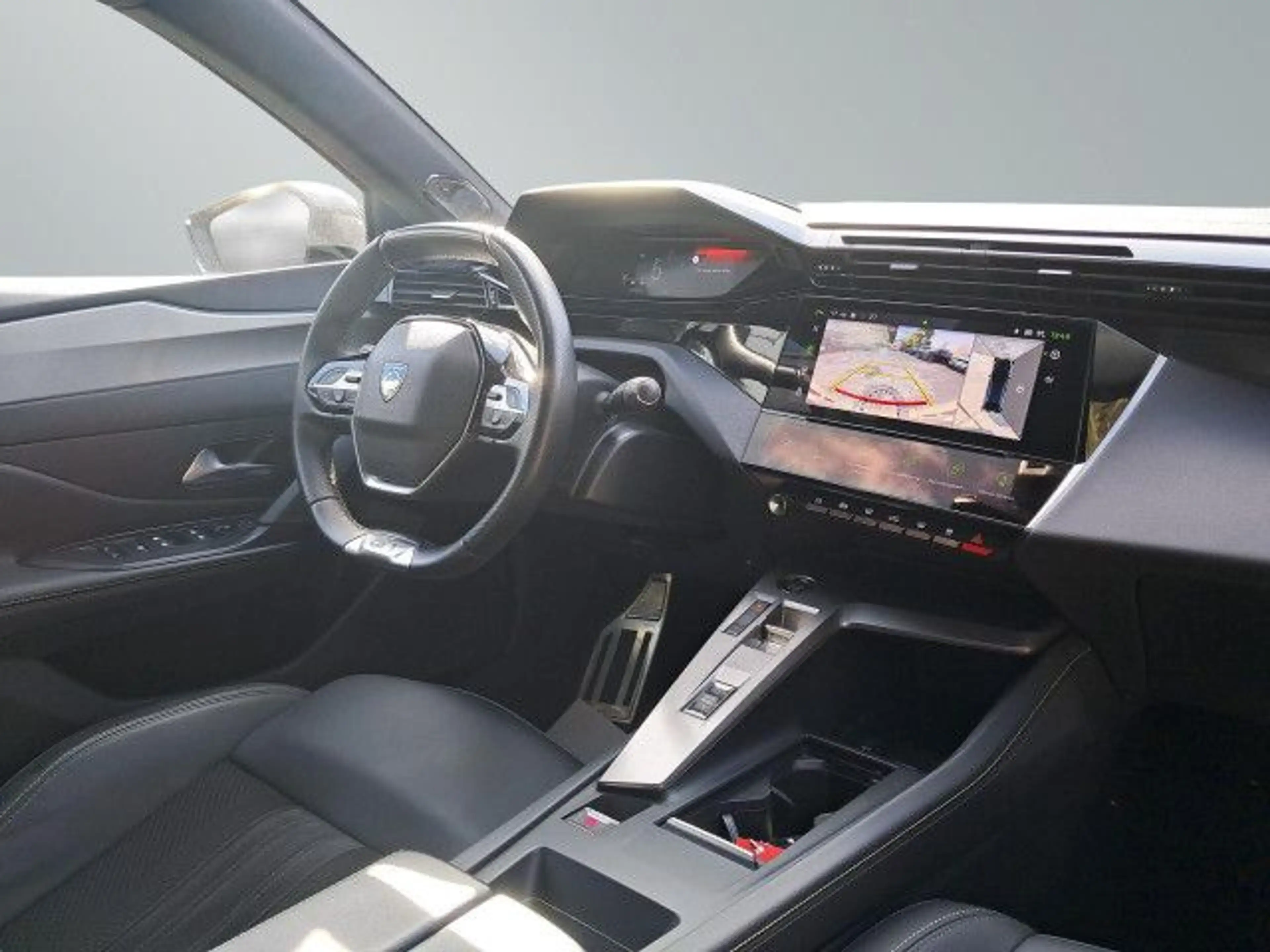 Peugeot 408 GT PureTech 130 EAT8 / Massage / 360° Kamera — photo 15