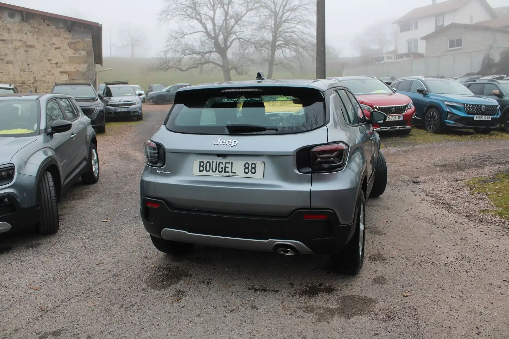 Jeep Avenger 1L2 TURBO 100 CV ALTITUDE BOITE 6V CAMÉRA GRAND GPS 3D BLUETOOTH RÉGUL ADAPTATIF - 2