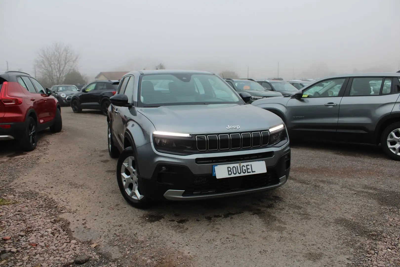 Jeep Avenger 1L2 TURBO 100 CV ALTITUDE BOITE 6V CAMÉRA GRAND GPS 3D BLUETOOTH RÉGUL ADAPTATIF - 1