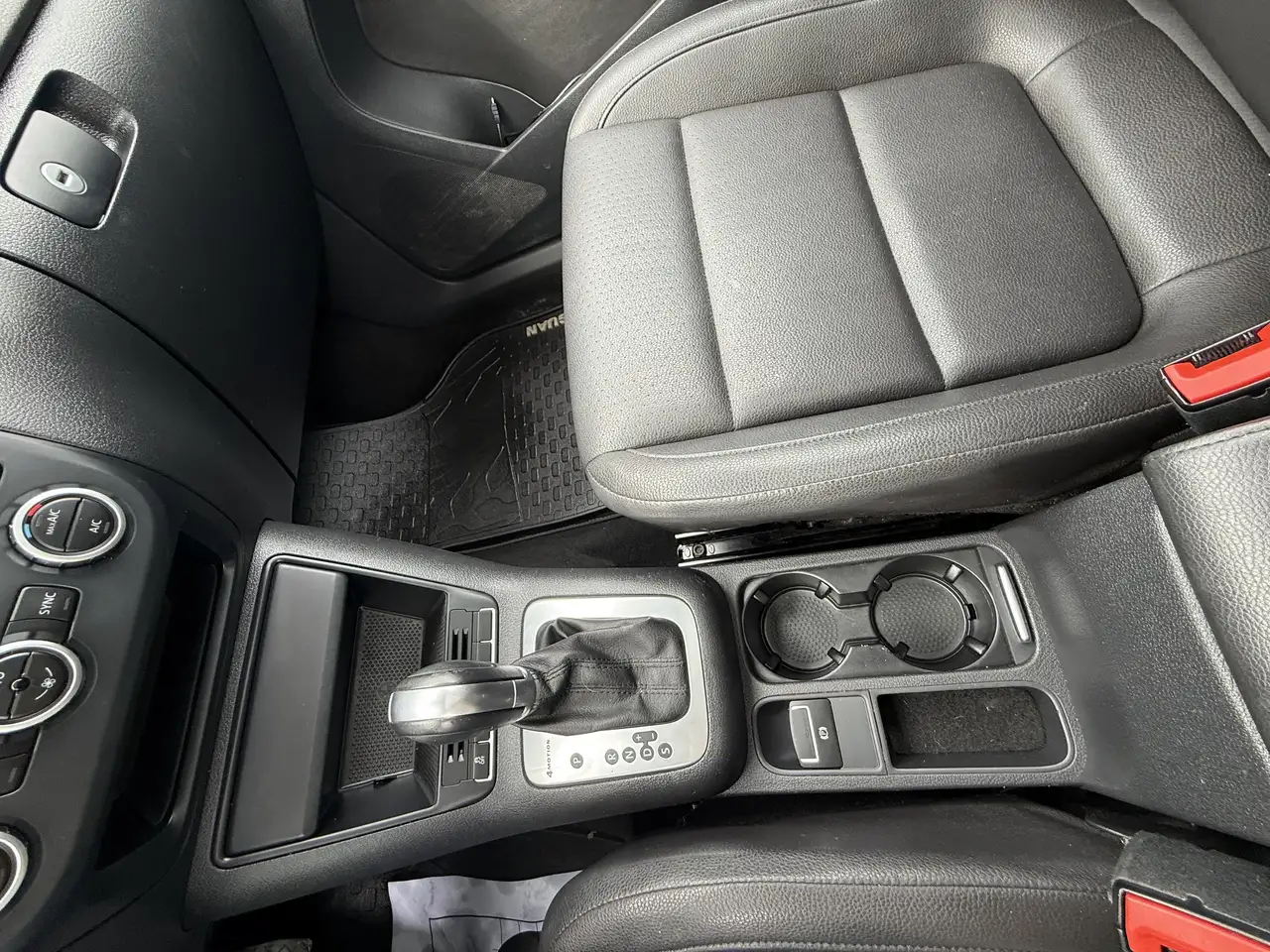Volkswagen Tiguan снимка Volkswagen Tiguan
