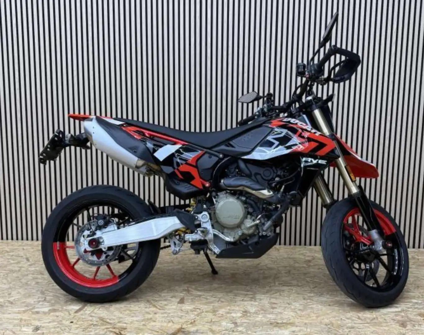 Ducati HYPERMOTARD 698 RVE Rouge - 2