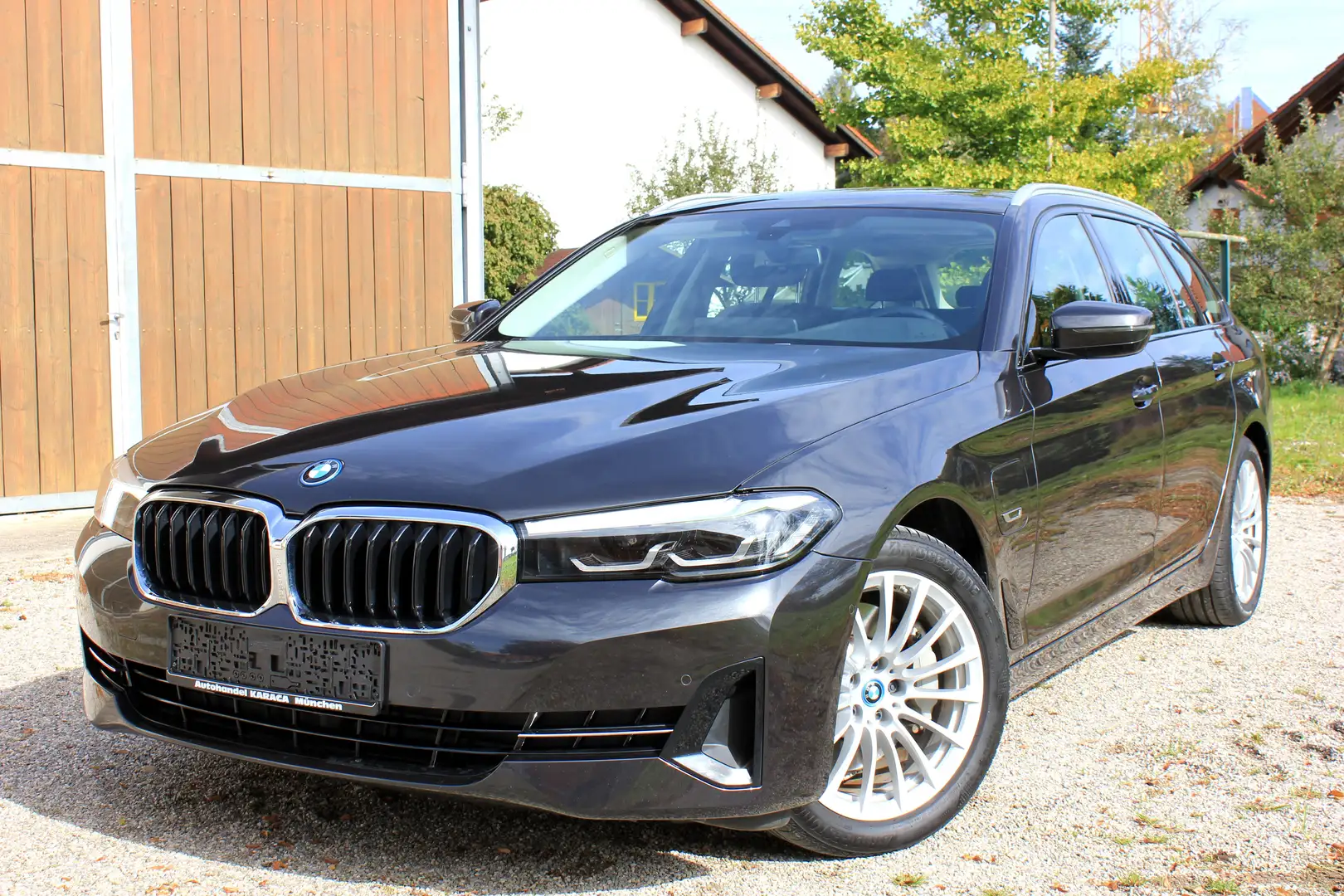 BMW 530 530 e Touring Leder AHK Kamera 1.Hand 41km! Grau - 1