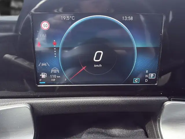 Mercedes-Benz GLB view 20