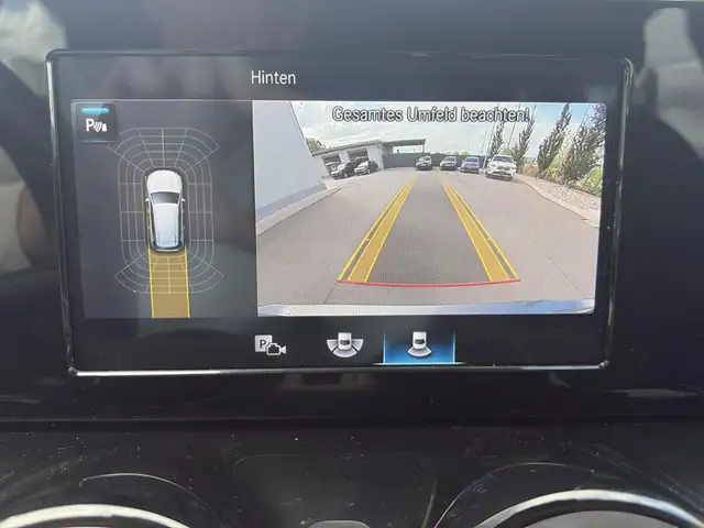 Mercedes-Benz GLB view 22