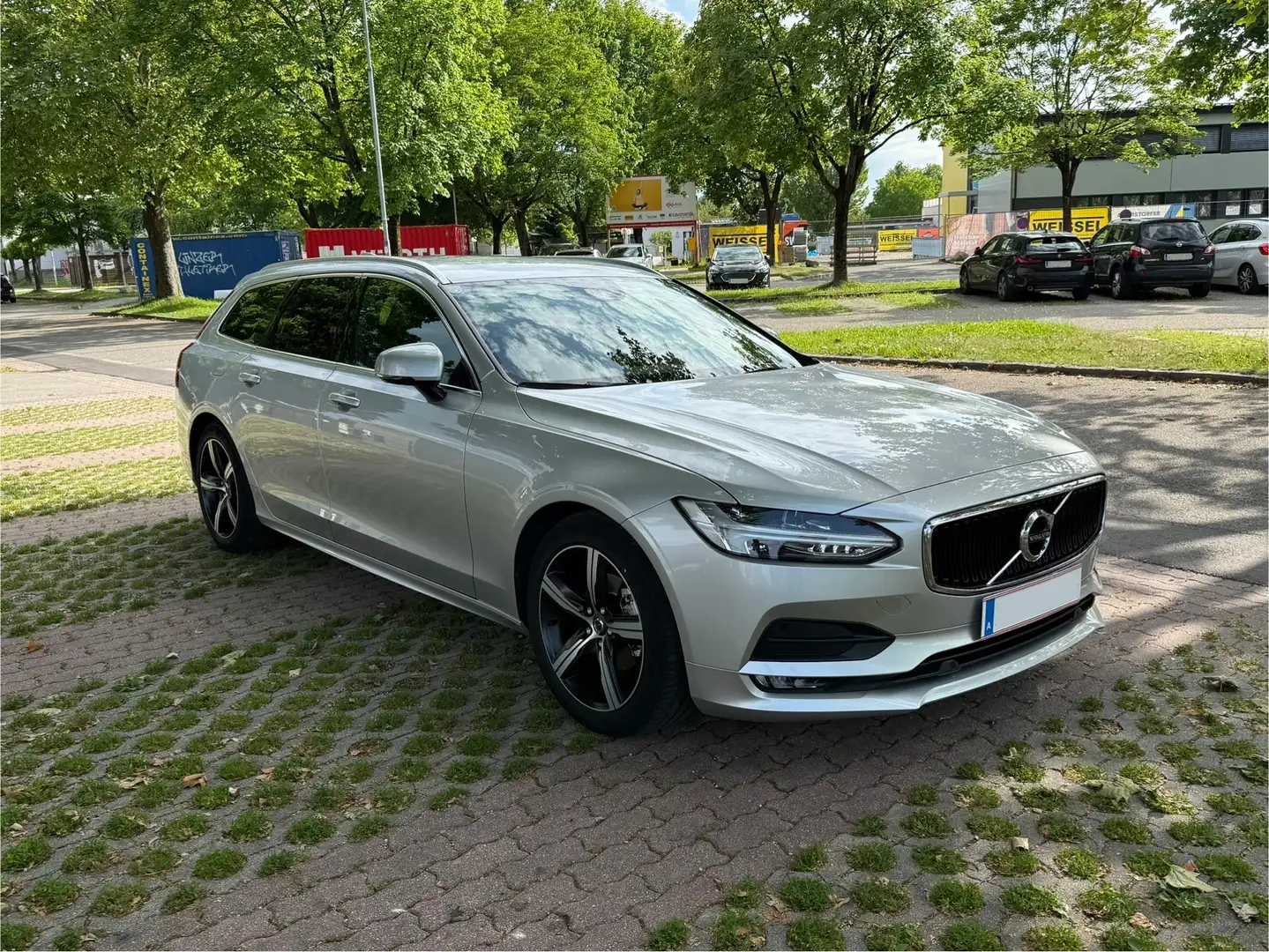 Volvo V90 D3 Momentum Geartronic Silber - 2
