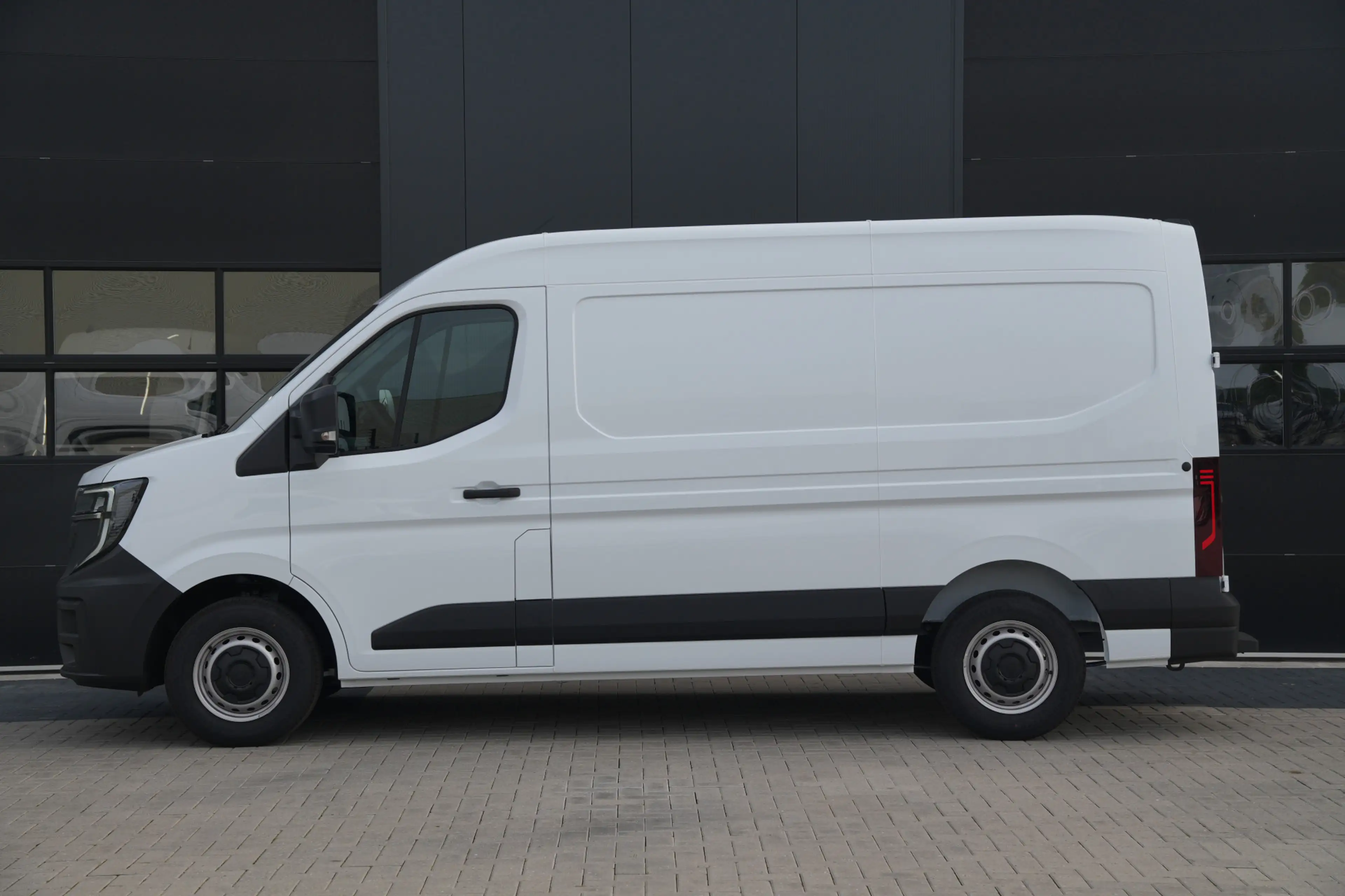 Renault Master E-Tech T35 L2H2 Advance Long Range 87 kWh 143pk - — photo 11