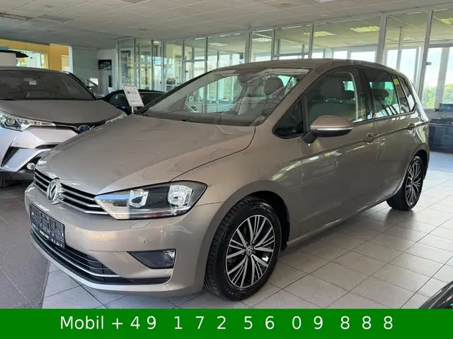 2016 Volkswagen Golf Sportsvan in Gold for sale