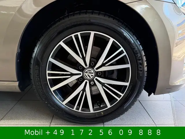 Volkswagen Golf Sportsvan view 5
