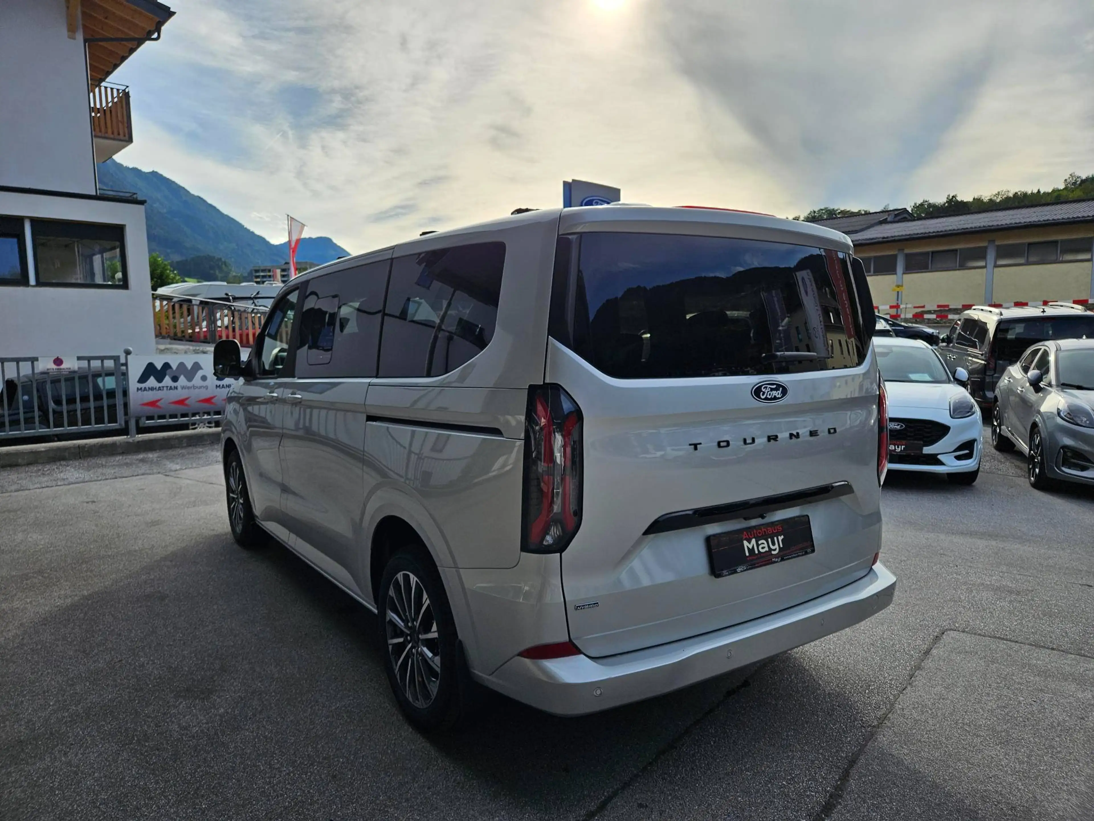 Ford Tourneo Custom Plug-in Hybrid 340 L1 Tourneo Titanium X FWD — photo 6