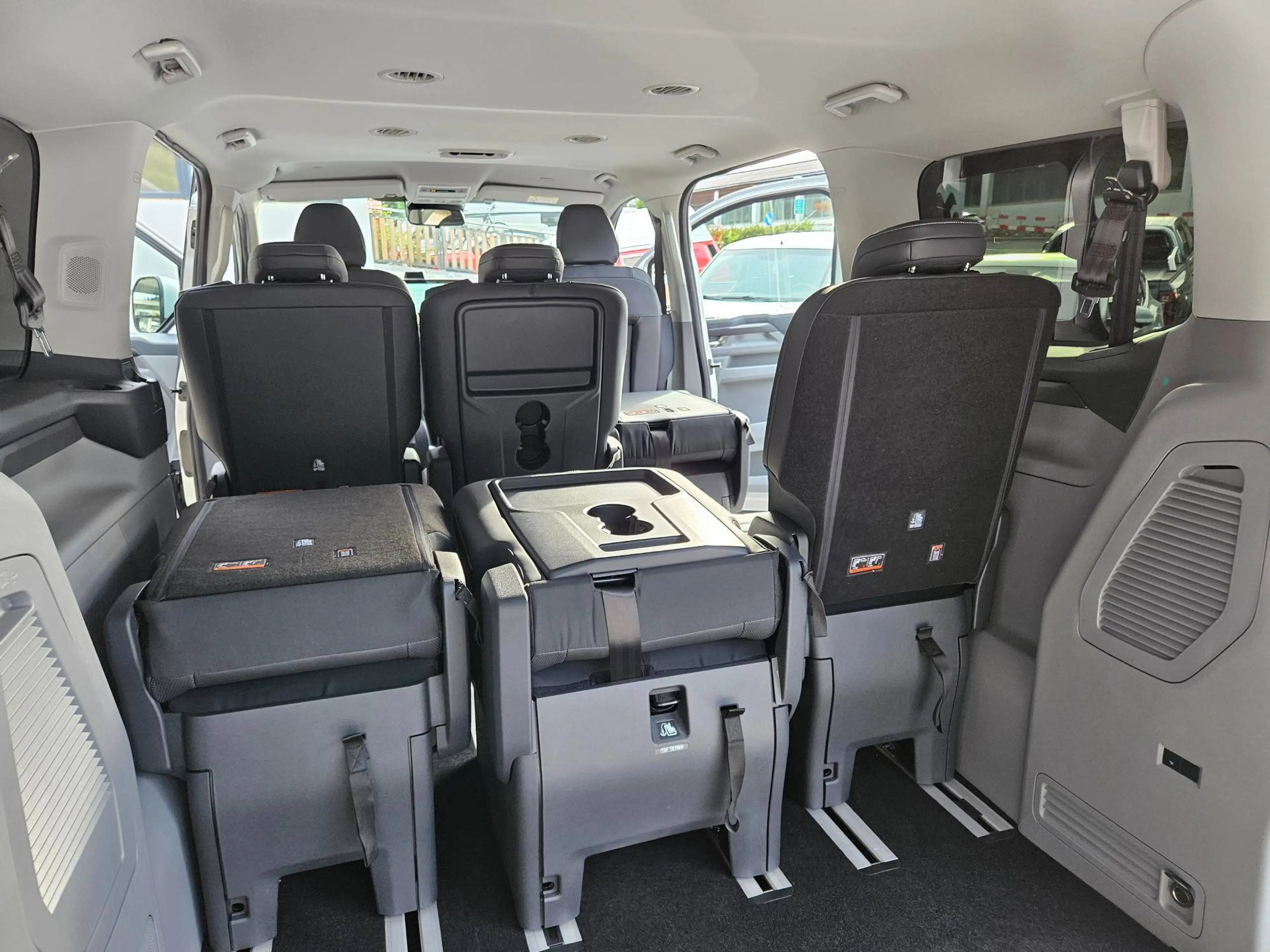 Ford Tourneo Custom Plug-in Hybrid 340 L1 Tourneo Titanium X FWD — photo 15