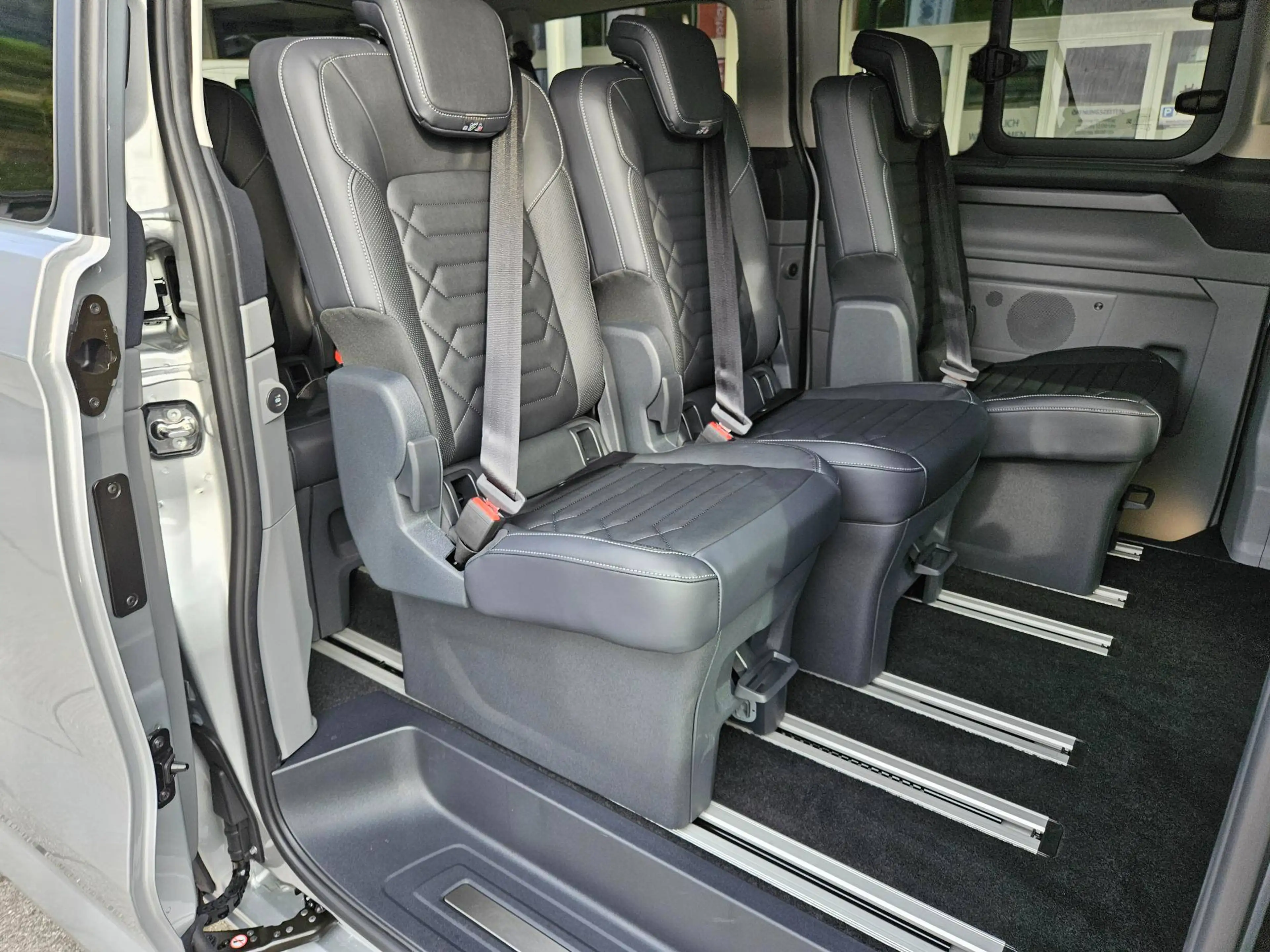 Ford Tourneo Custom Plug-in Hybrid 340 L1 Tourneo Titanium X FWD — photo 11